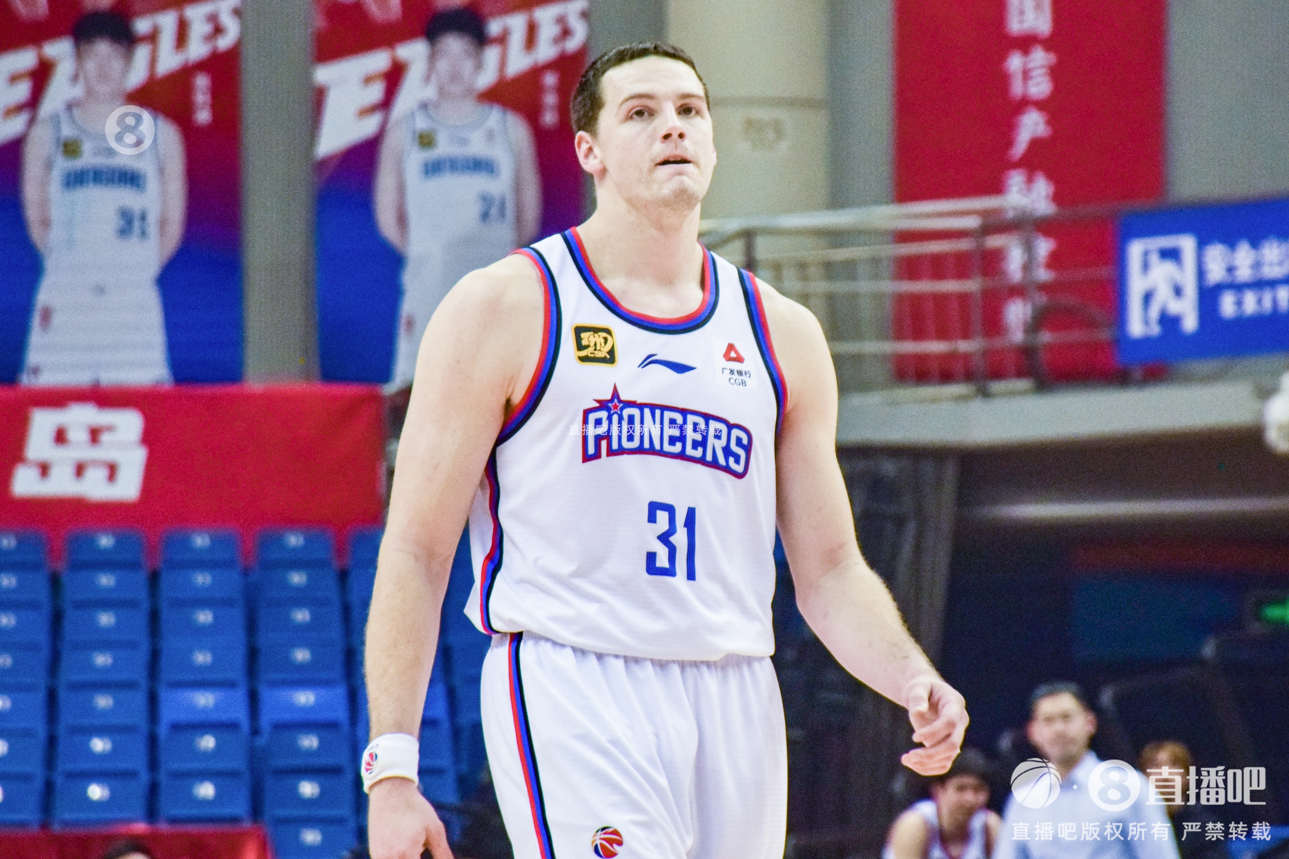 24-25CBA常規賽籃板榜：大衛-詹姆斯14.2板居首 楊瀚森本土籃板王
