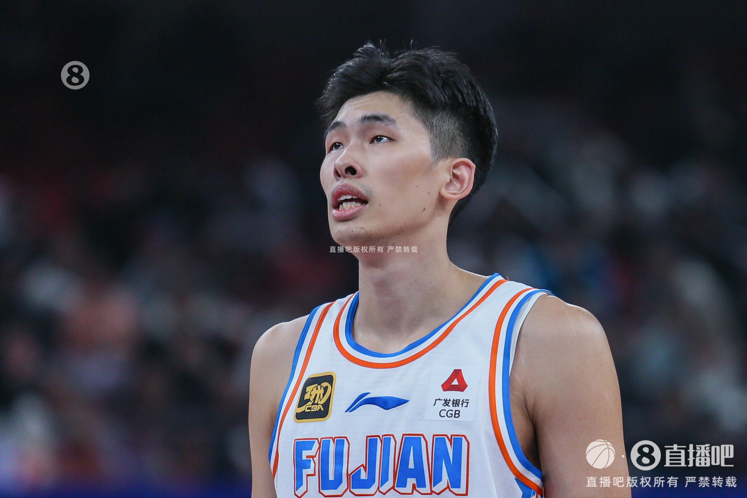 厲害！鄒陽出戰42分鐘 13投6中攬下17分19板3斷3帽