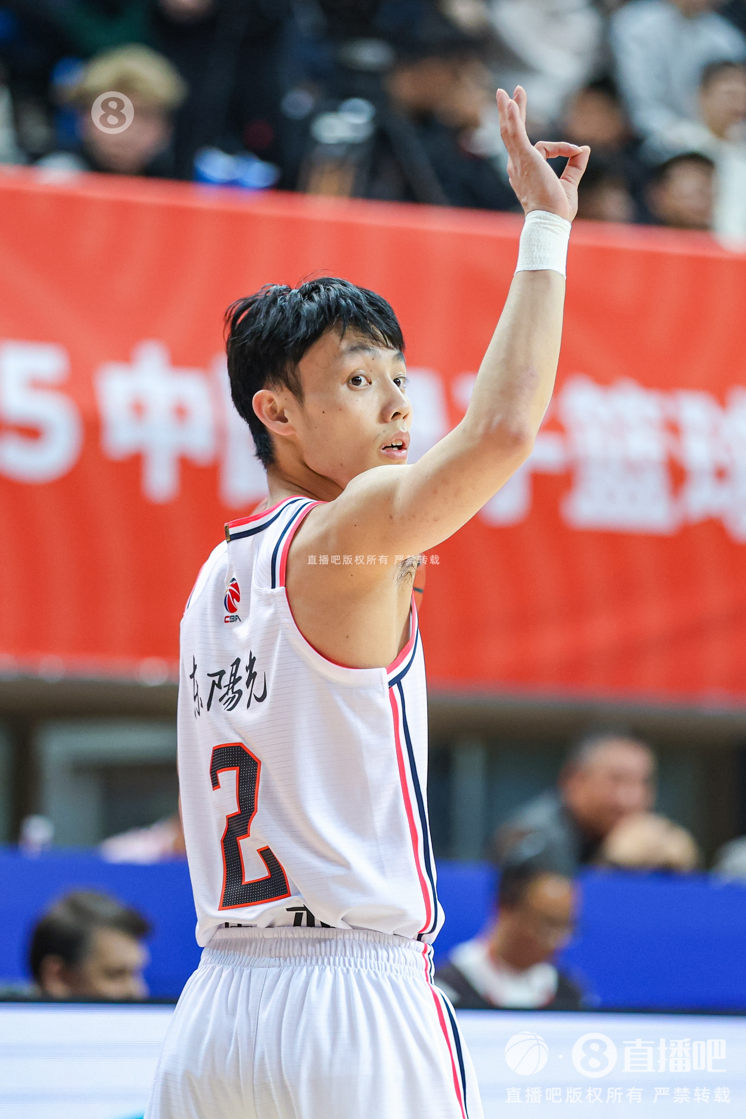 鐵人！本賽季CBA常規賽僅17名球員做到46場全勤 徐杰、鄒陽在列